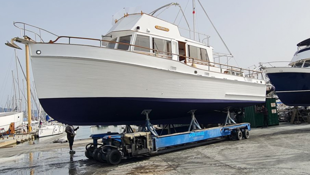 slider 0 Grand Banks  42 Motoryacht